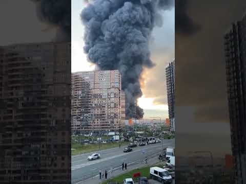 Fire Erupts at Wildberries Warehouse in St. Petersburg, Russia After Ukrainian Drone Strike #shorts